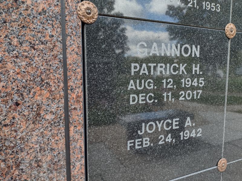 headstone image