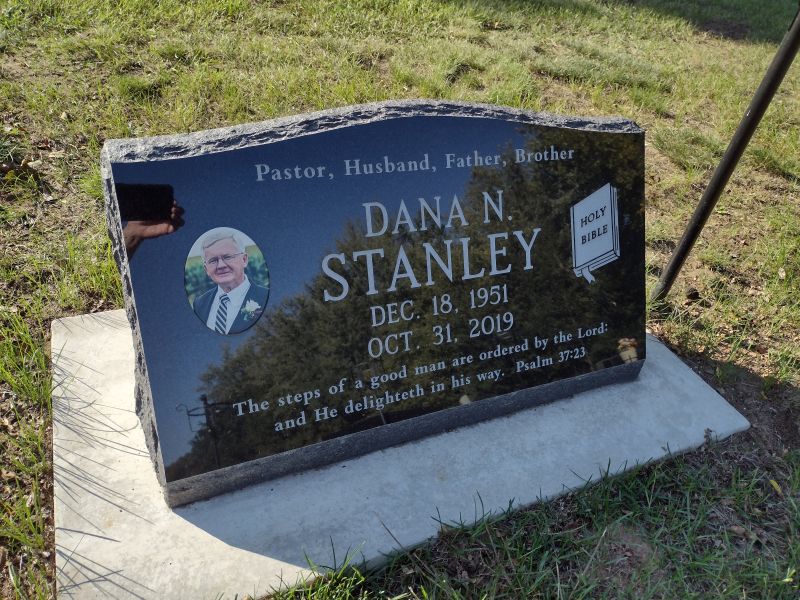 headstone image