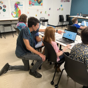 teen volunteer
